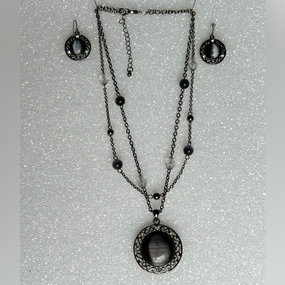 Cat’s-eye Necklace & Earring set. Black/grey cat’s-eye, hematite & faceted beads
